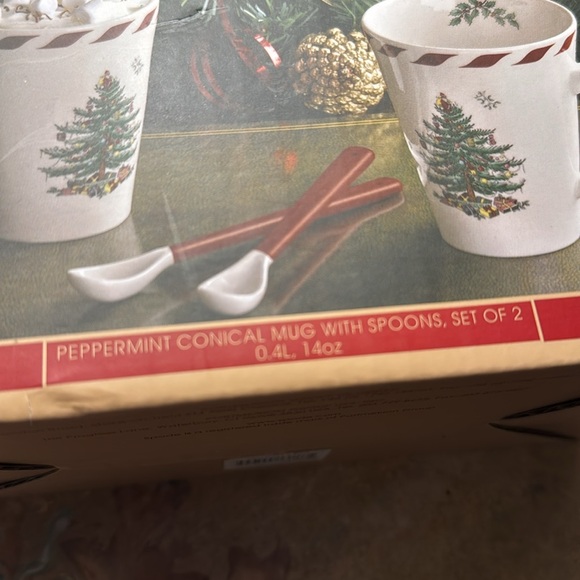 NIB Spode Christmas Tree mug set with spoons - Picture 3 of 16